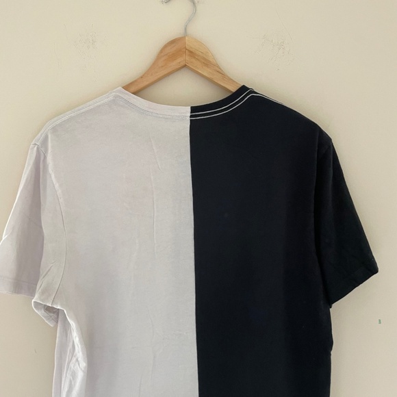 True Religion Half Split Logo Graphic Tee Mens Medium Urban Street Preppy Shirt - Picture 6 of 11